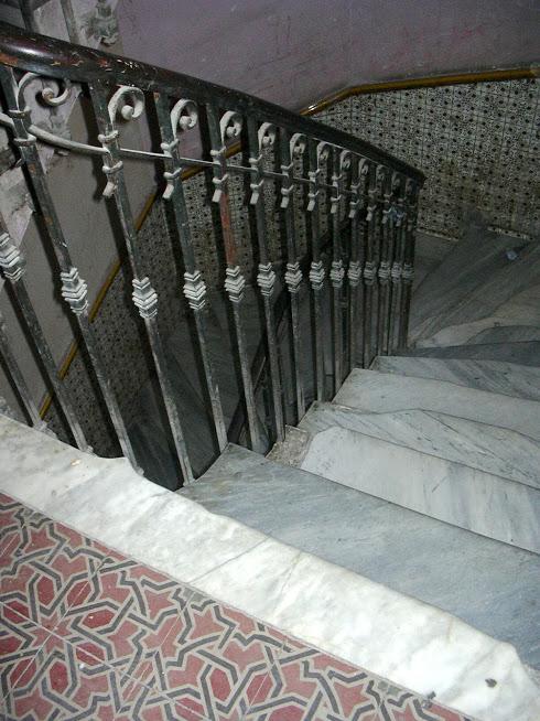 5 rue Lestienne cage d'escalier
